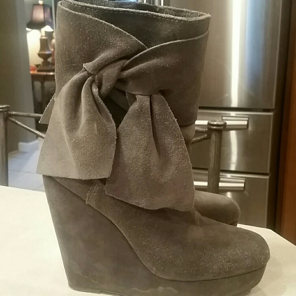 🔖Gray suede  booties